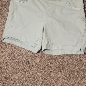Gloria Vanderbilt Light Green Women's Shorts